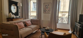 Escale citadine au centre d'Avignon, climatisation, appartement de charme, spacieux et lumineux